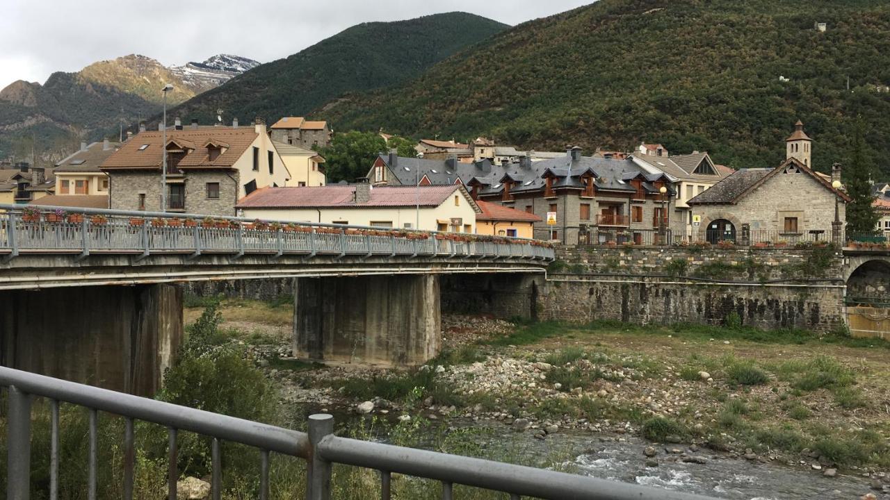 Biescas-Pirineo-Relax公寓 外观 照片